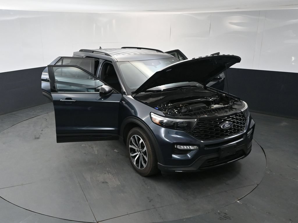 Used 2023 Ford Explorer ST-Line AWD/4WD image 17