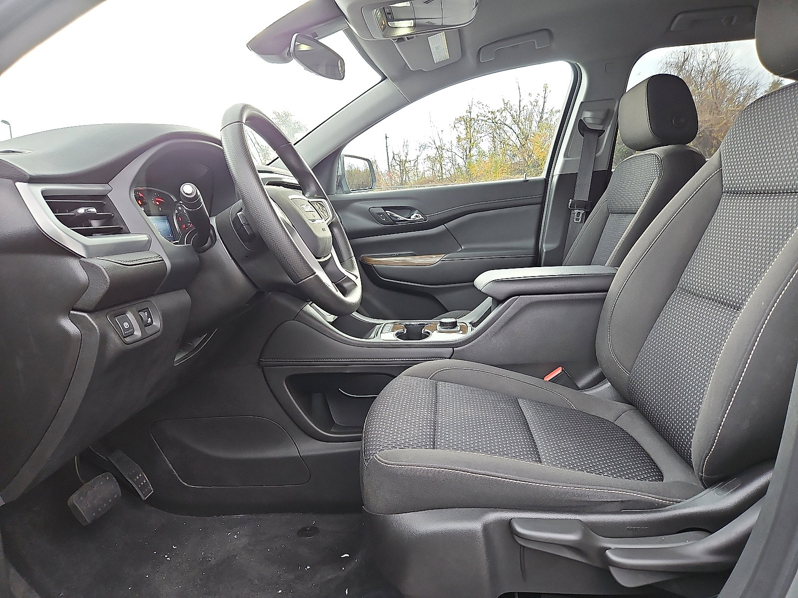 Certified 2023 GMC Acadia SLE image 13