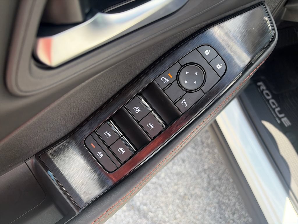 New 2026 Nissan Rogue SV AWD/4WD image 12