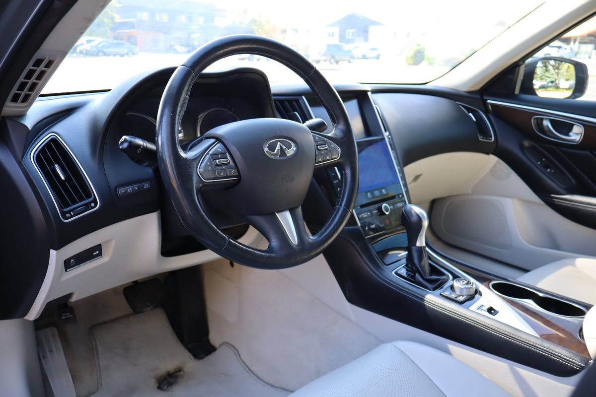 Used 2015 INFINITI Q50 Premium w/ Deluxe Technology Package AWD/4WD image 15