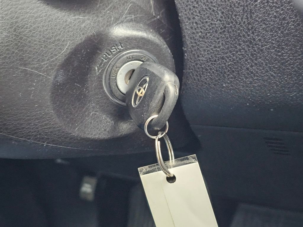 Used 2017 Toyota Highlander Plus AWD/4WD image 33