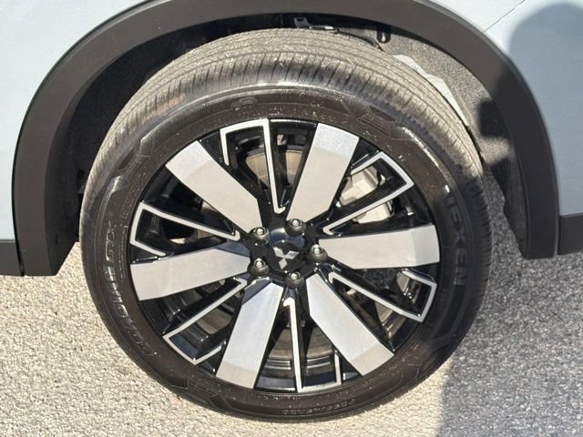 Used 2026 Mitsubishi Outlander SE FWD image 14
