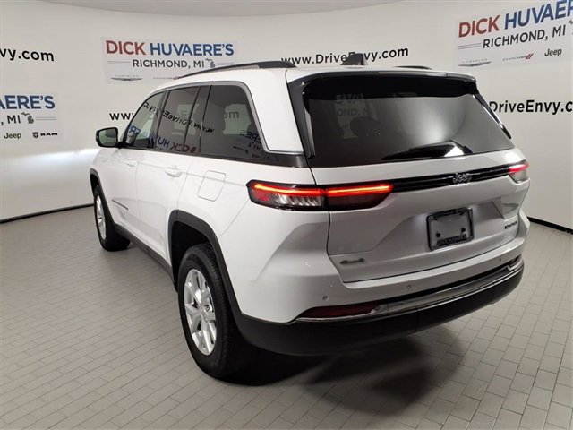 Used 2023 Jeep Grand Cherokee Limited image 4