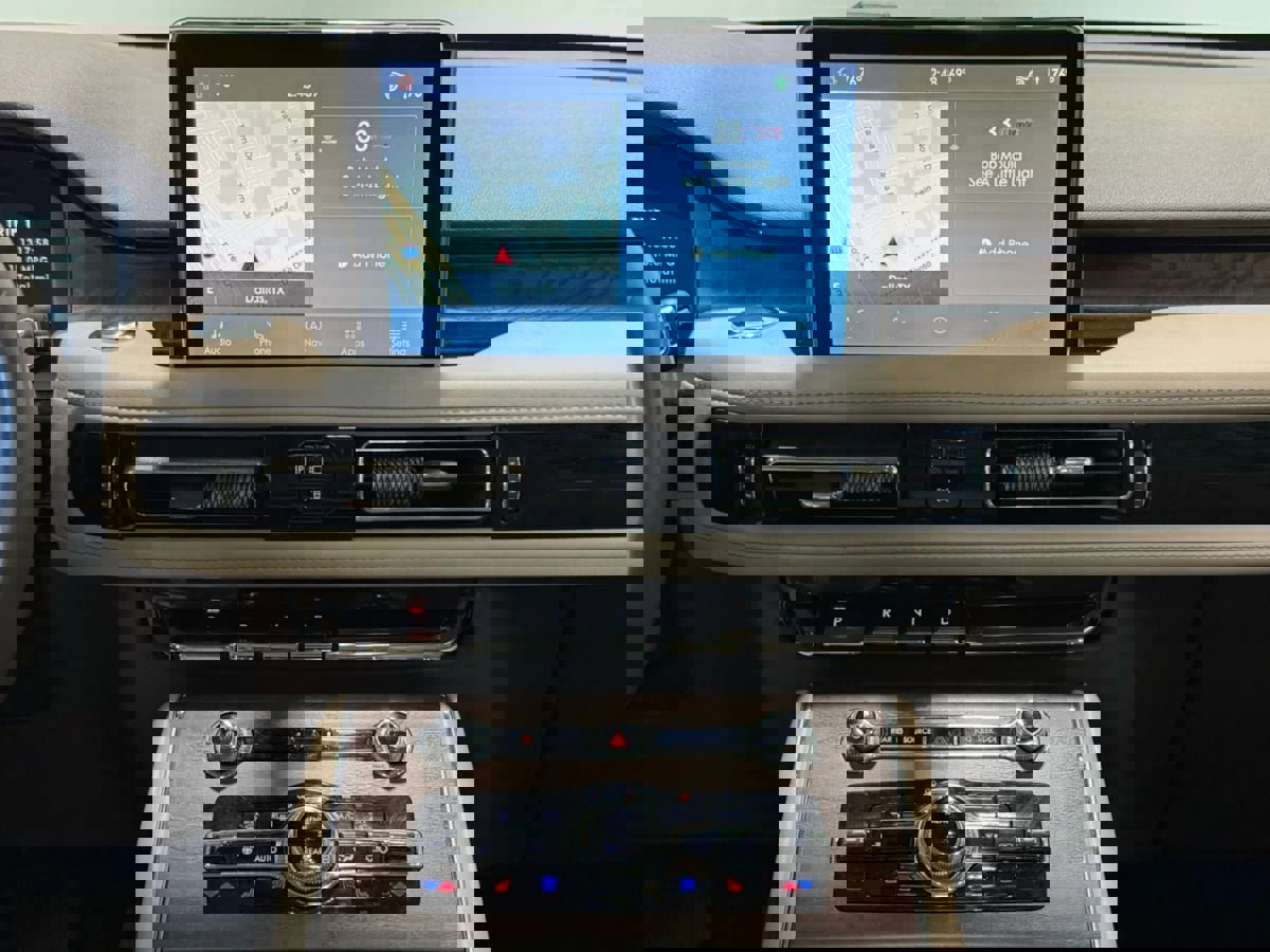 Used 2022 Lincoln Aviator Reserve w/ Equipment Group 201A image 22