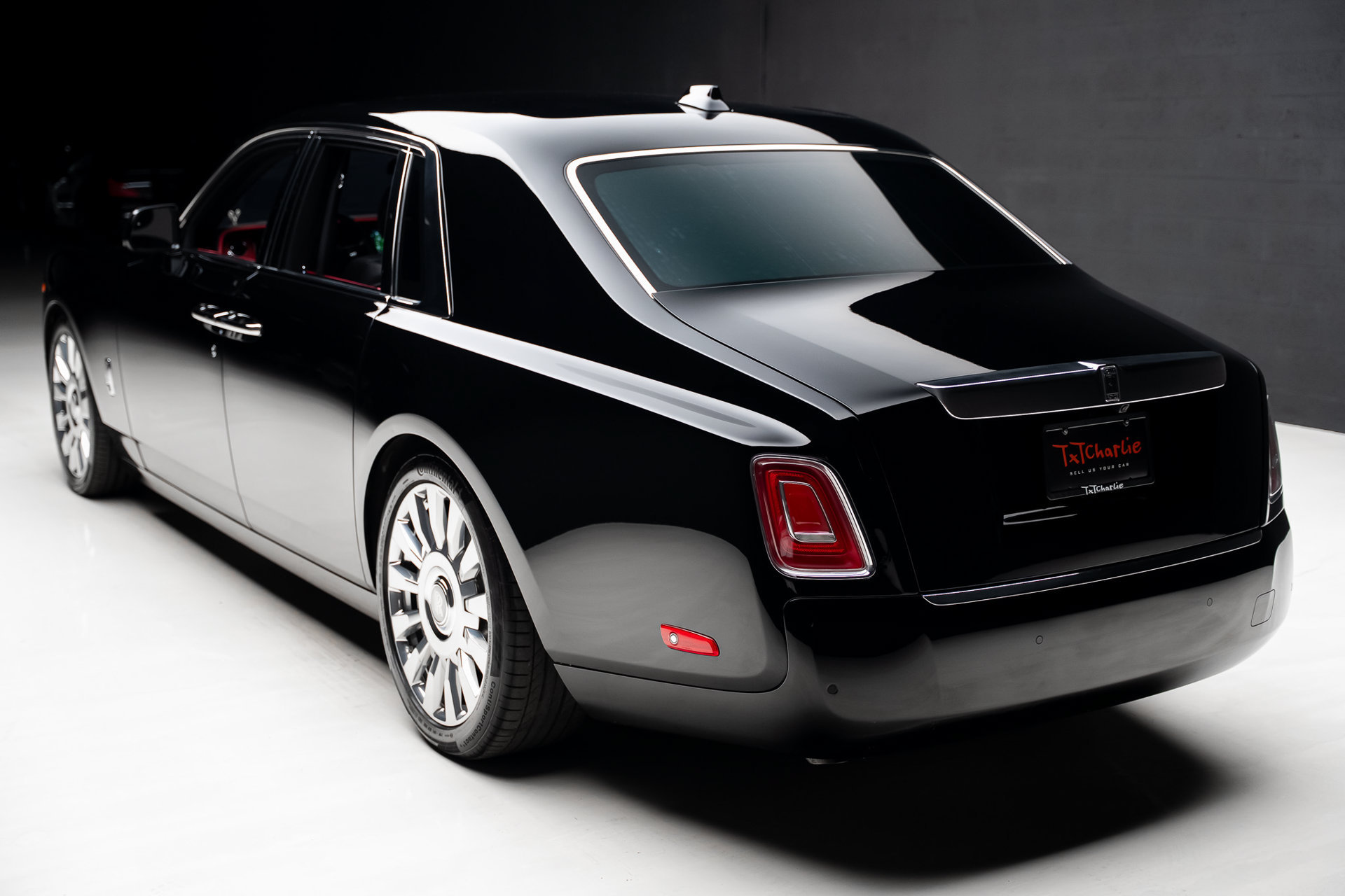 Used 2023 Rolls-Royce Phantom Sedan w/ The Phantom Package RWD image 25