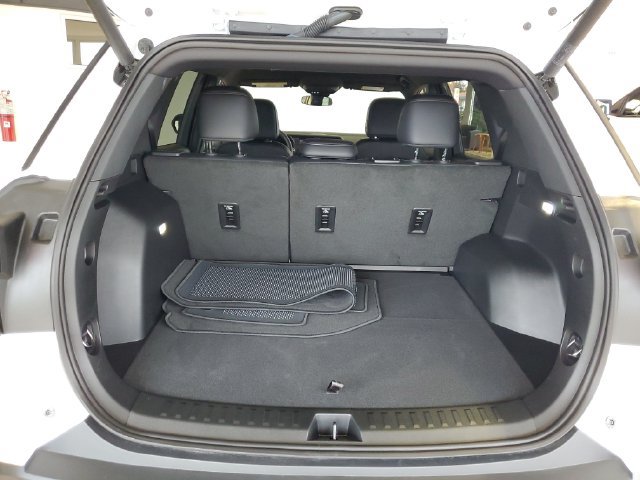 New 2027 GMC Terrain Elevation w/ Elevation Premium Package FWD image 7