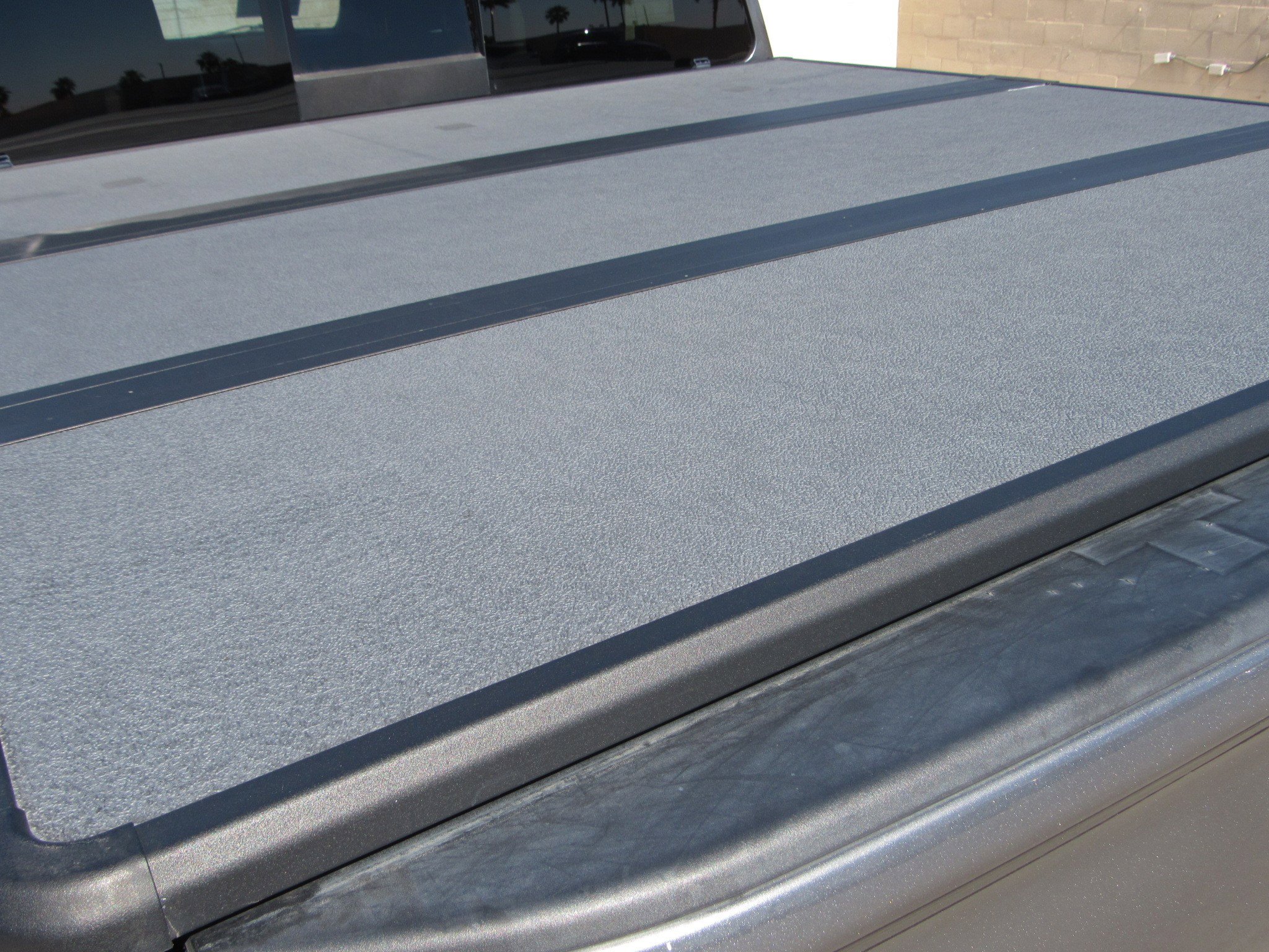 Used 2017 Nissan Titan SV image 8