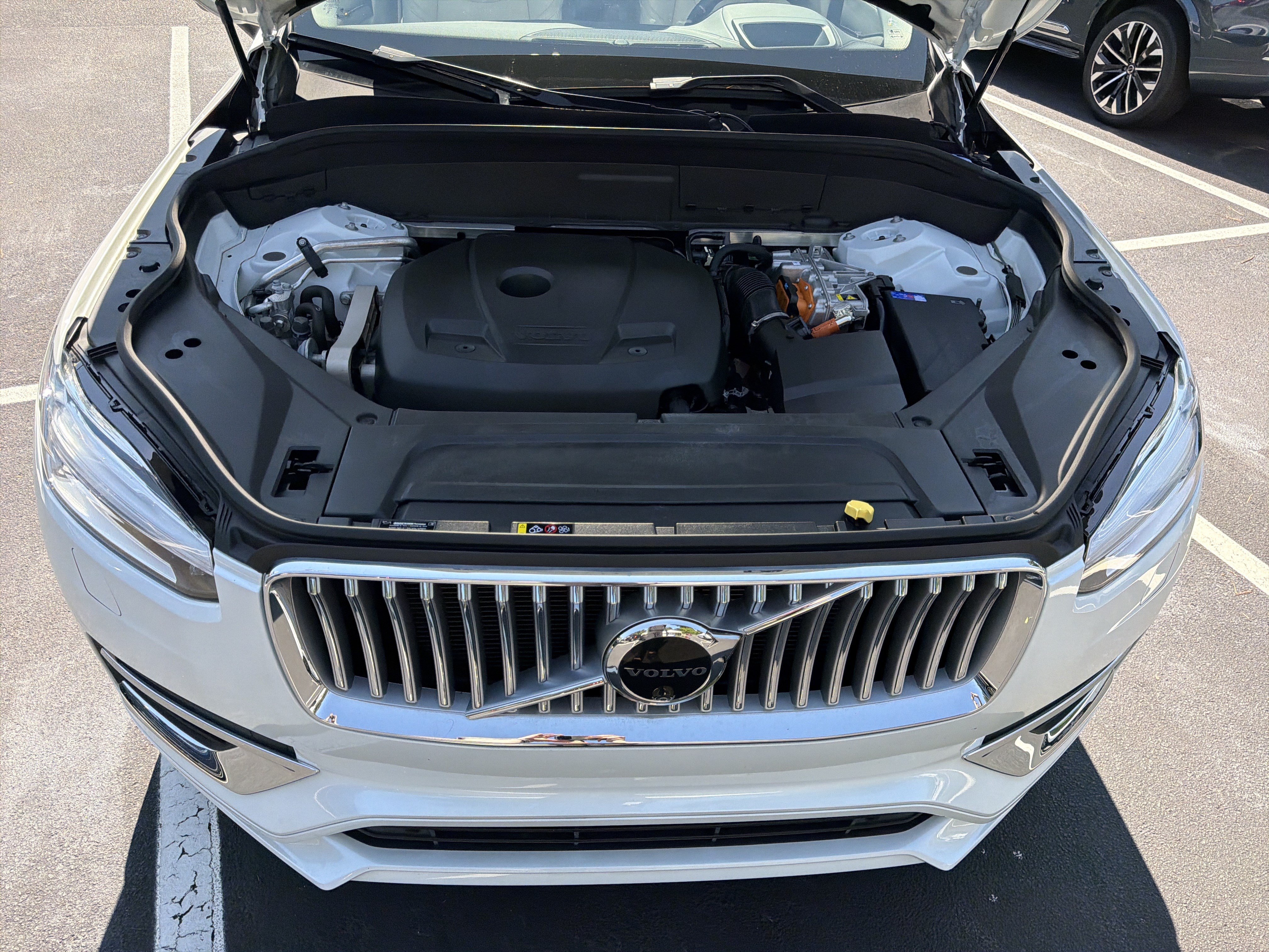 Certified 2024 Volvo XC90 T8 Ultimate w/ Protection Package Premier AWD/4WD image 36