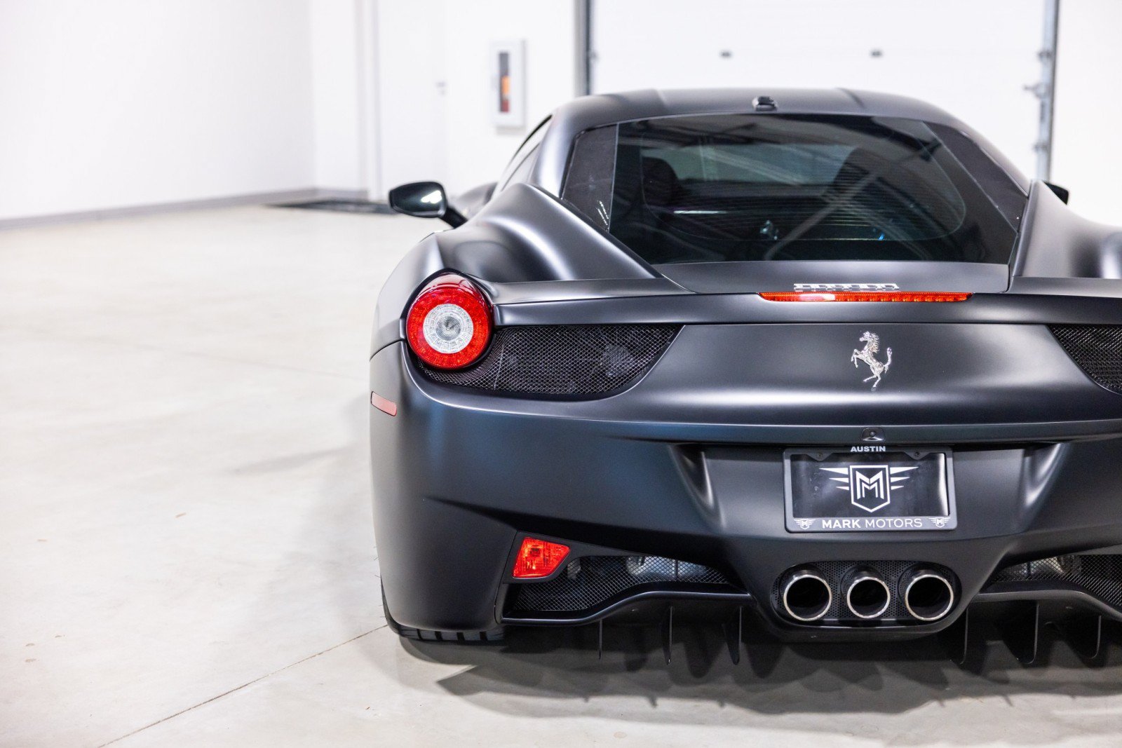 Used 2011 Ferrari 458 Italia Coupe RWD image 14