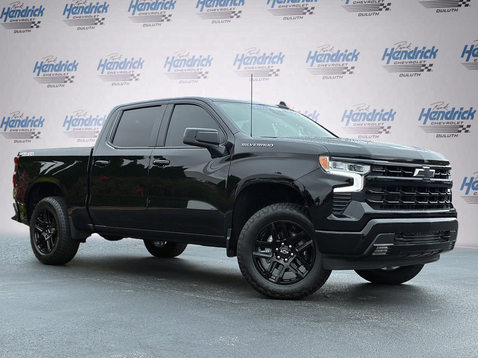 Used 2025 Chevrolet Silverado 1500 RST AWD/4WD image 2