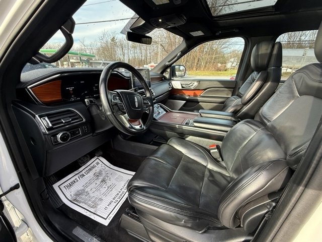 Used 2020 Lincoln Navigator Reserve w/ Luxury Package image 4
