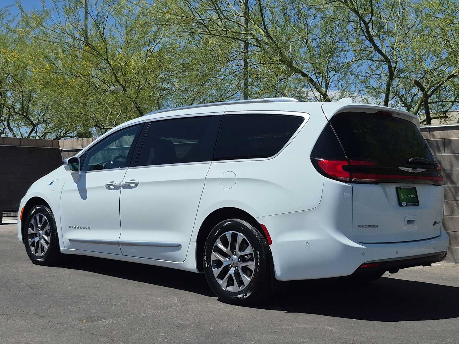Used 2021 Chrysler Pacifica Pinnacle FWD image 7