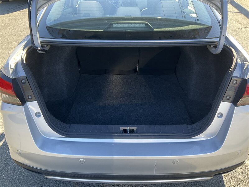 Used 2021 Nissan Versa SV FWD image 12