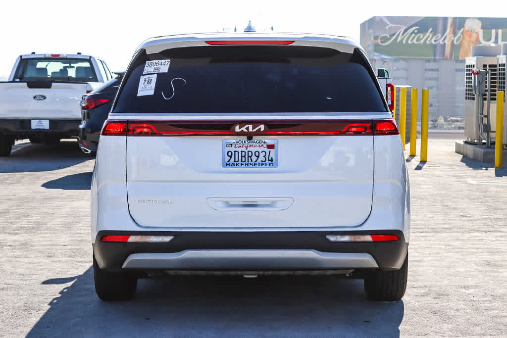 Used 2023 Kia Carnival LX FWD image 5