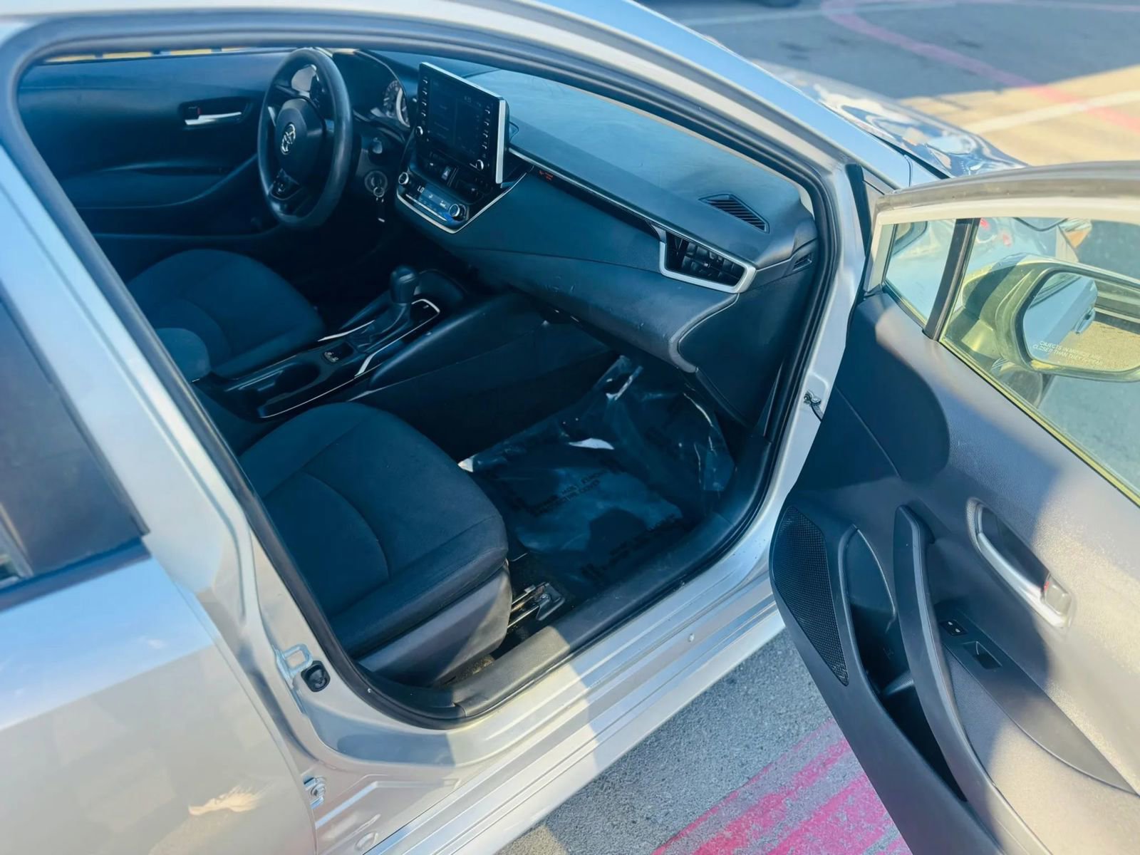 Used 2021 Toyota Corolla LE image 17