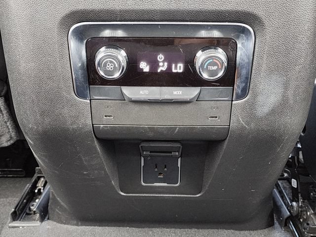 Used 2025 Chevrolet Suburban LT AWD/4WD image 20