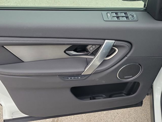 Used 2025 Land Rover Discovery Sport Dynamic SE image 25