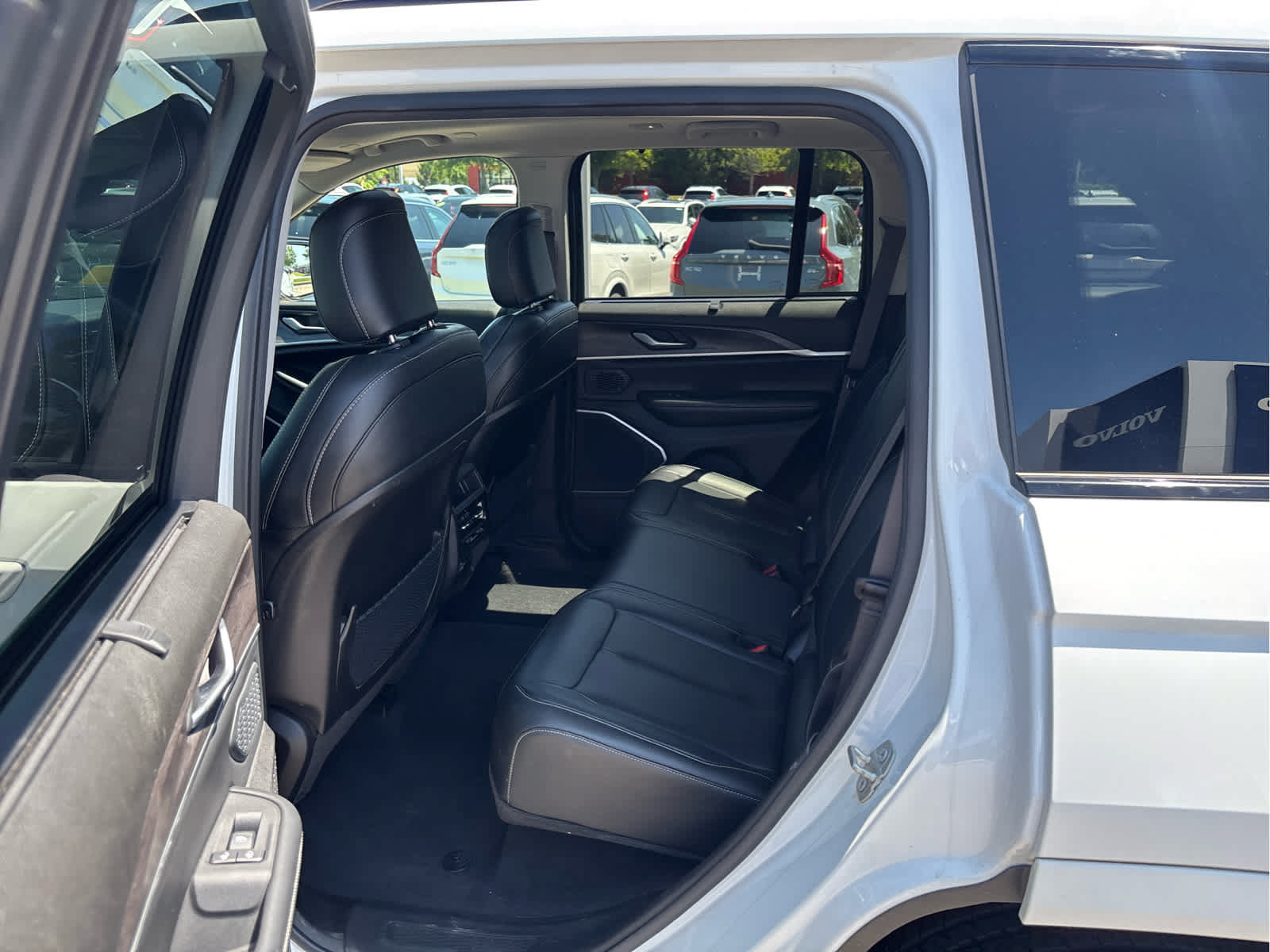 Used 2023 Jeep Grand Cherokee 30th Anniversary AWD/4WD image 18