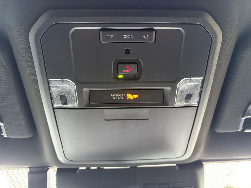 Used 2025 Toyota Tacoma SR5 image 29