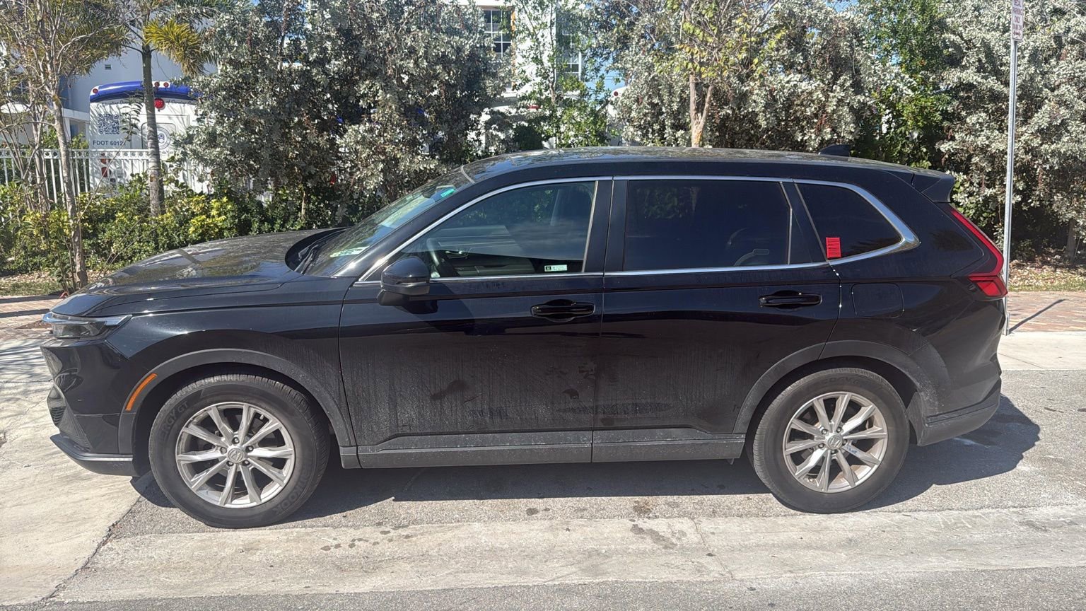 Used 2023 Honda CR-V EX image 5