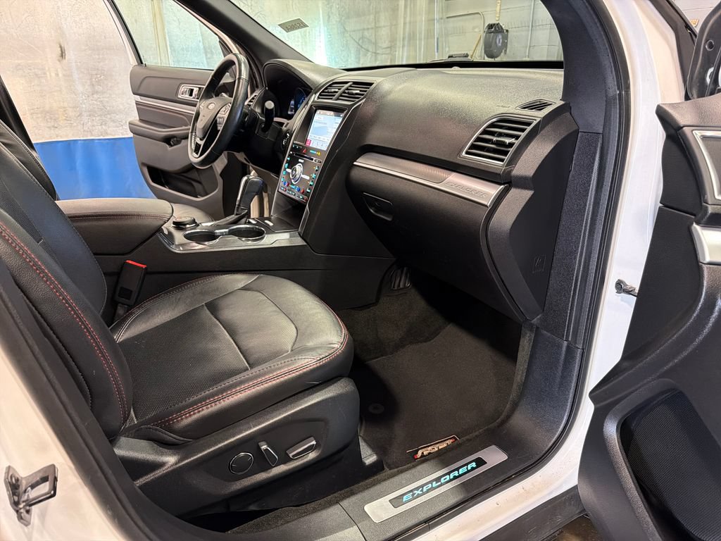 Used 2018 Ford Explorer Sport w/ Equipment Group 401A AWD/4WD image 20