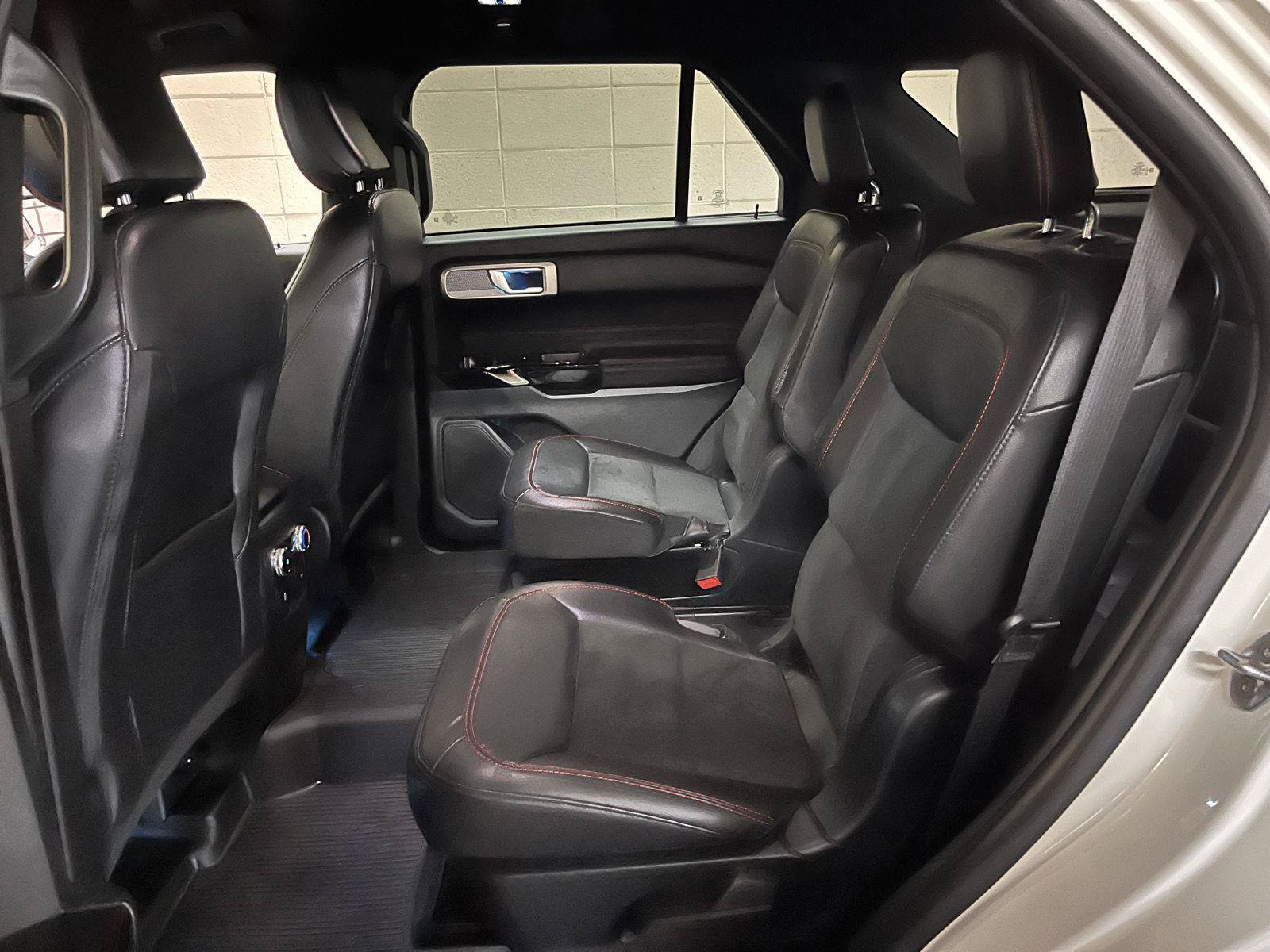 Used 2023 Ford Explorer ST-Line w/ Class IV Trailer Tow Package AWD/4WD image 12