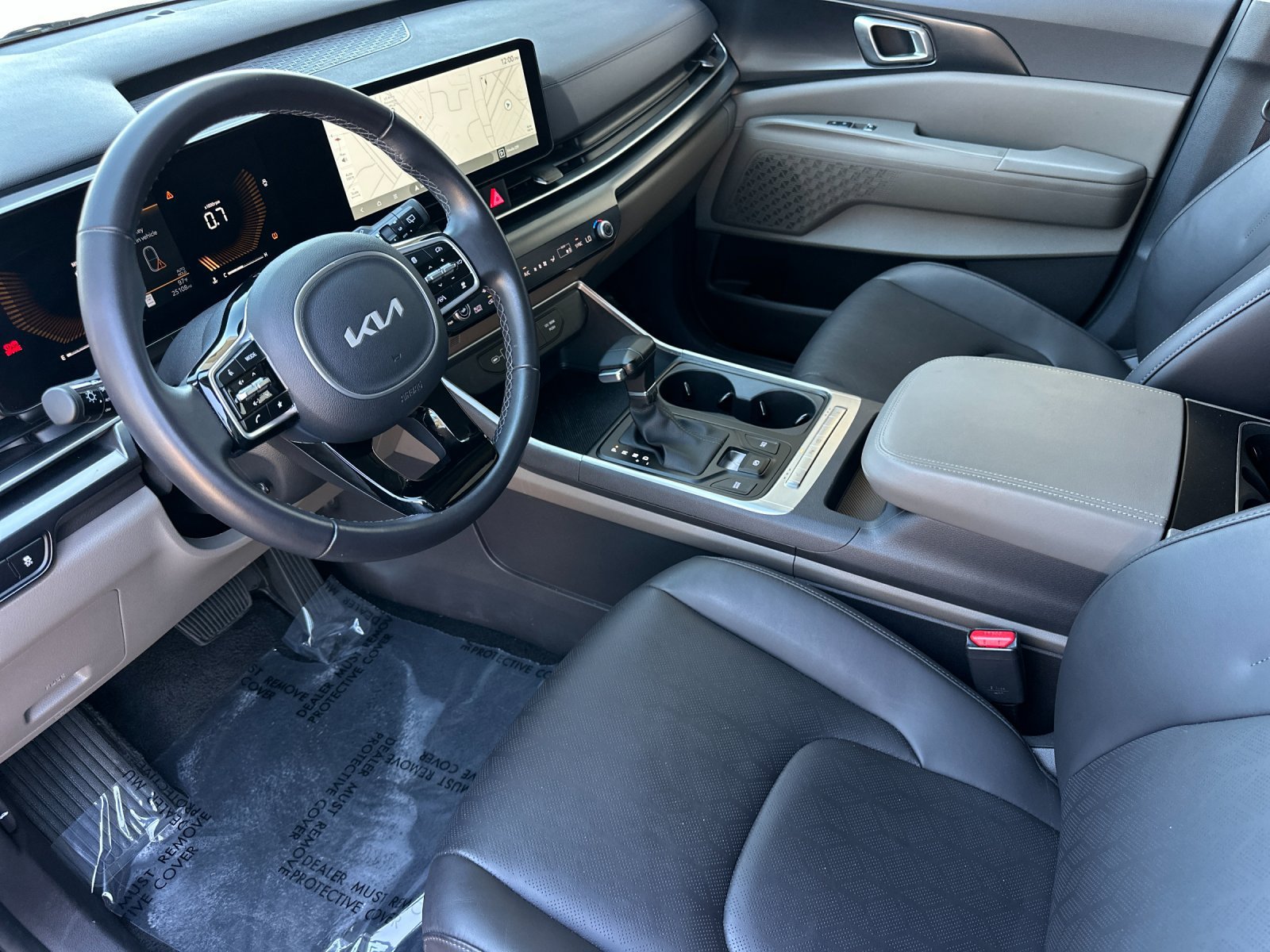 Used 2026 Kia Carnival FWD image 9