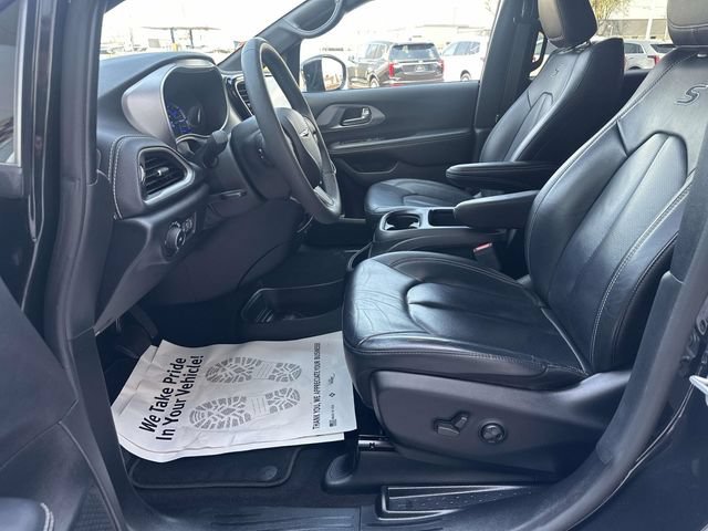 Used 2022 Chrysler Pacifica Touring-L w/ S Appearance Package FWD image 47