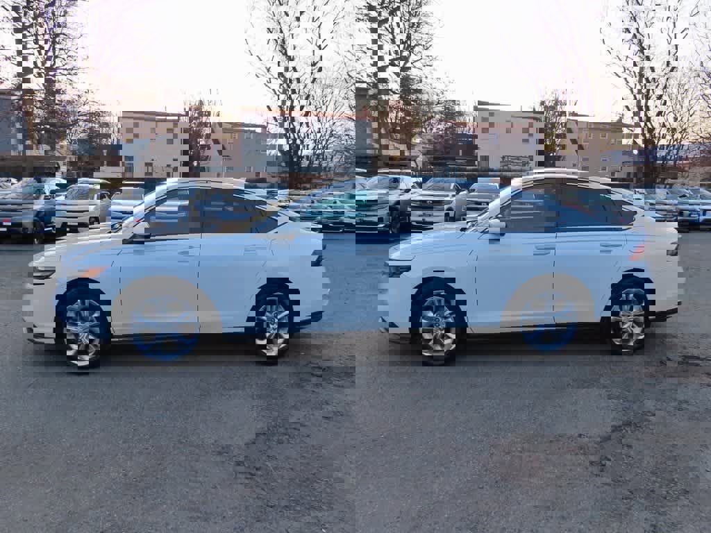 Certified 2023 Honda Accord LX image 3