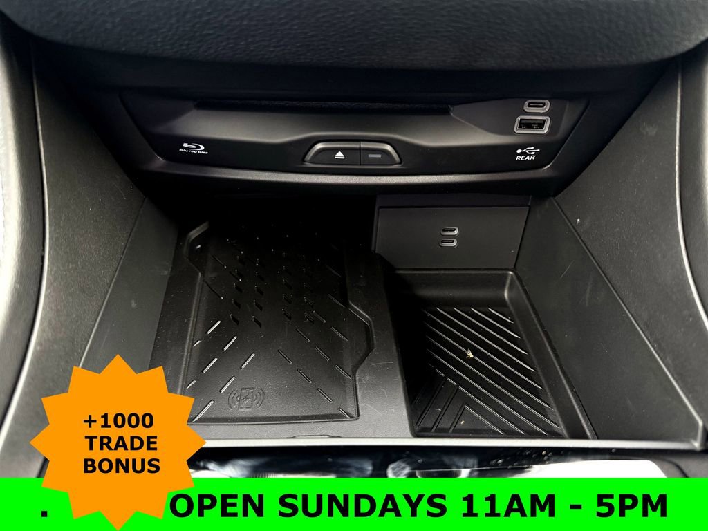 New 2026 Chrysler Pacifica Limited w/ Uconnect Theater Family Group image 26