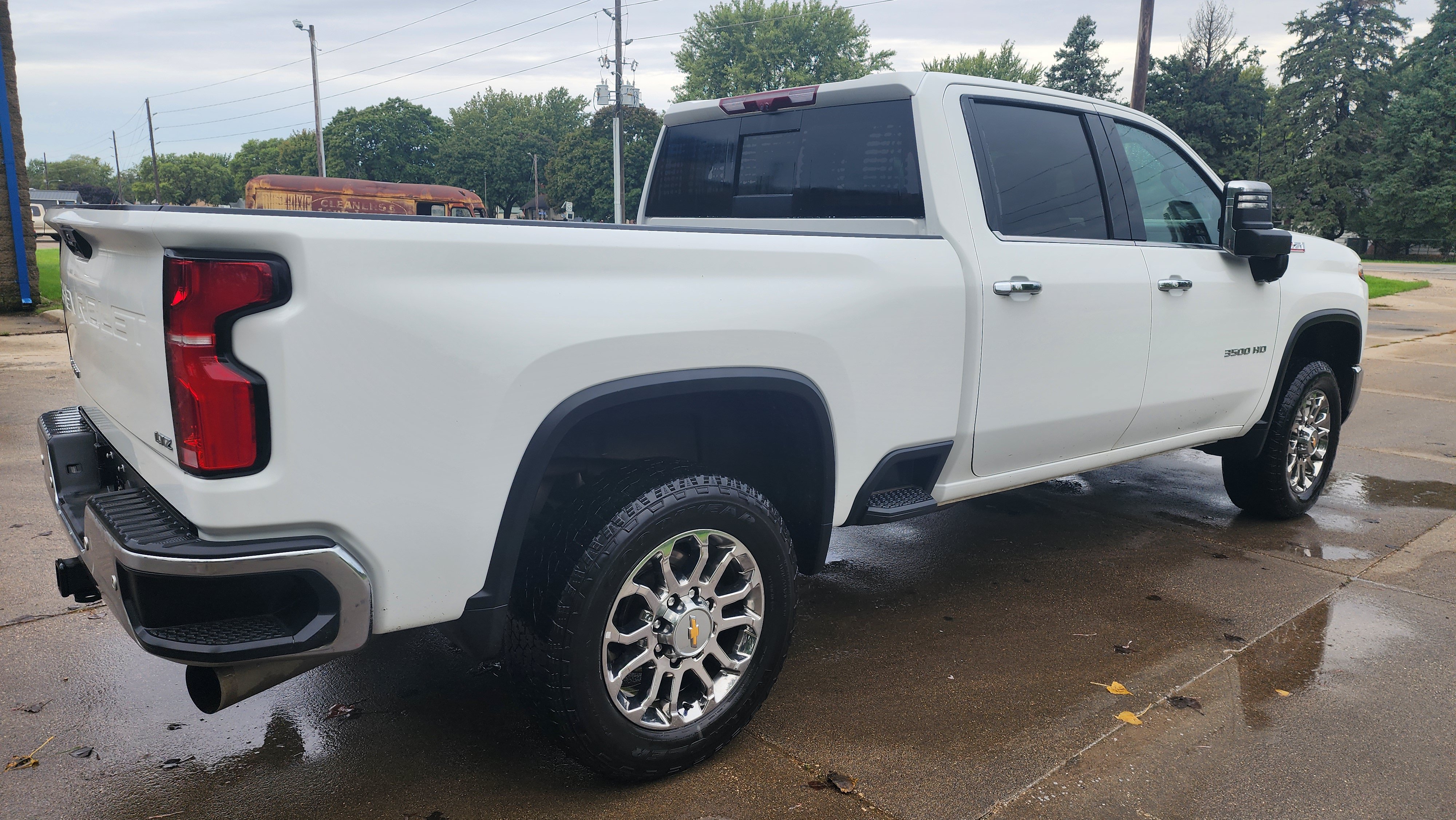 Used 2026 Chevrolet Silverado 3500 LTZ w/ LTZ Premium Package AWD/4WD image 4
