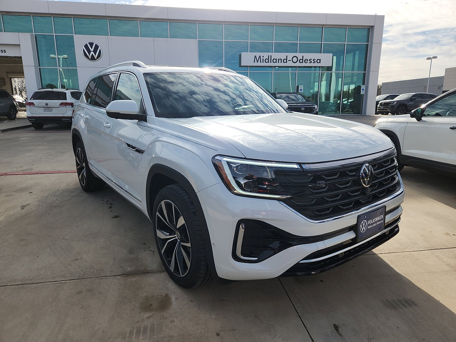 New 2026 Volkswagen Atlas SEL Premium R-Line