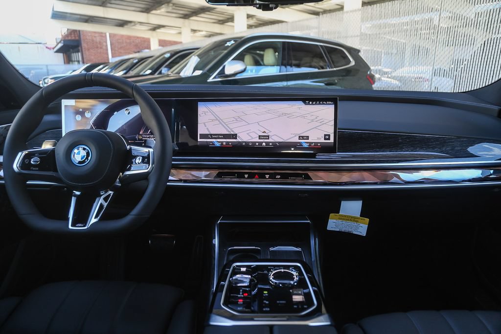 Used 2026 BMW 750e xDrive w/ Premium Package AWD/4WD image 9