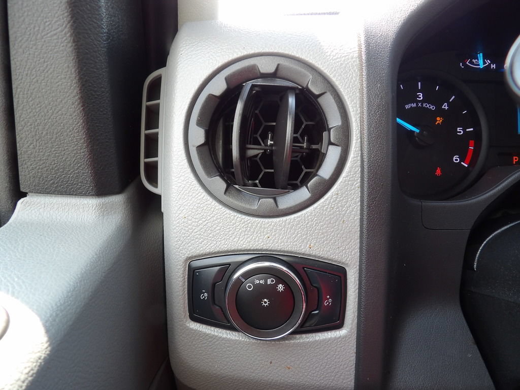 Used 2024 Ford E-450 and Econoline 450 Super Duty w/ Power Windows & Locks Group RWD image 19
