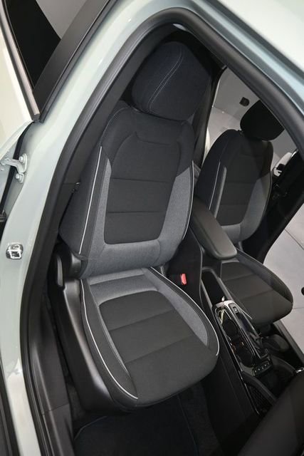 Used 2025 Chevrolet TrailBlazer LT FWD image 16