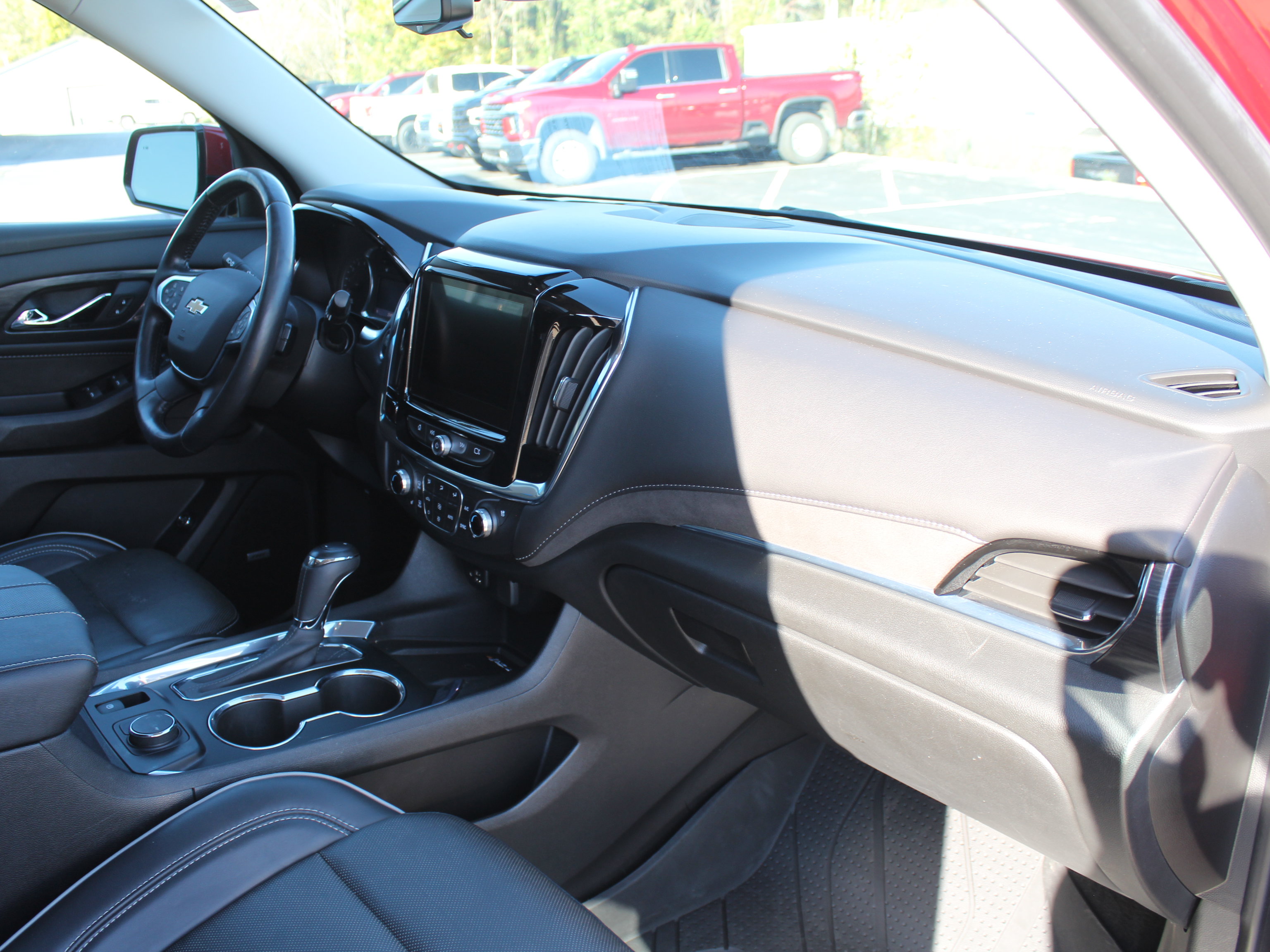 Used 2020 Chevrolet Traverse High Country FWD image 29