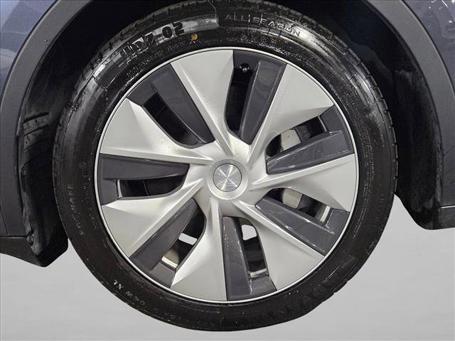 Used 2021 Tesla Model Y Long Range image 23