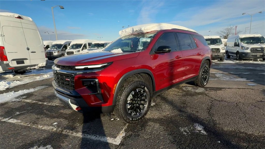 Used 2025 Chevrolet Traverse Z71 w/ Driver Confidence Package image 4