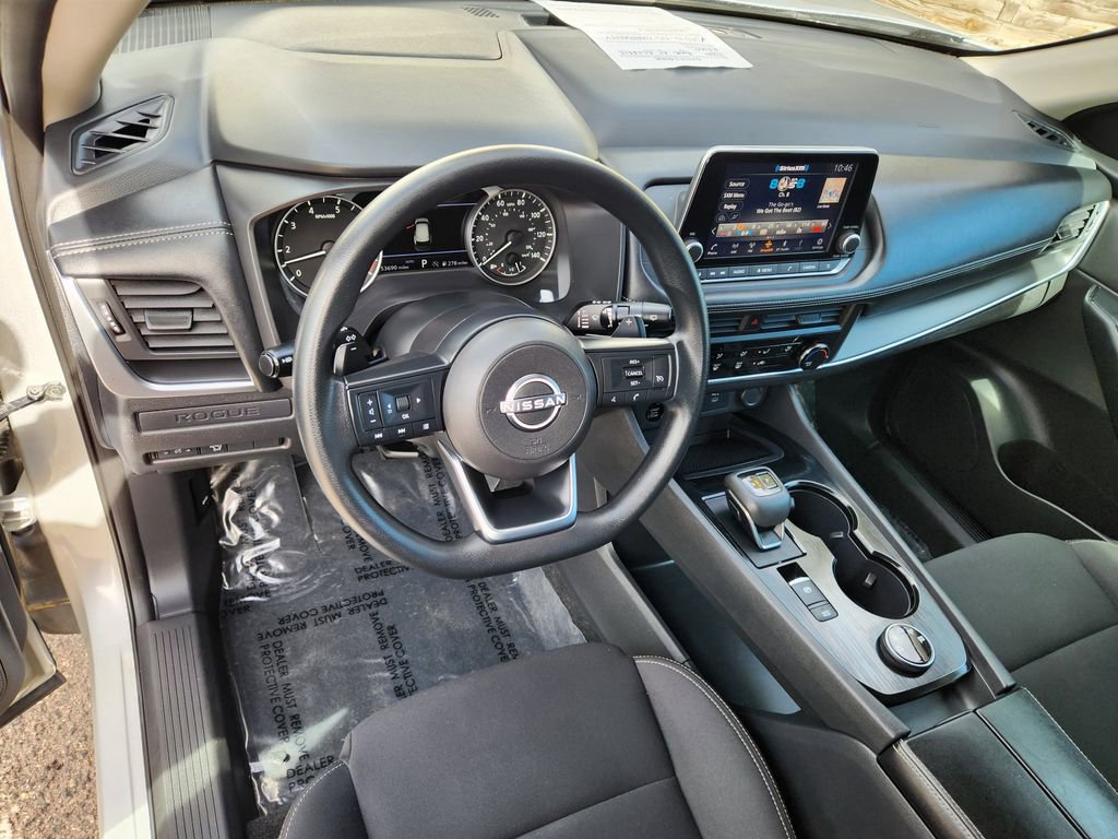 Used 2024 Nissan Rogue S image 9