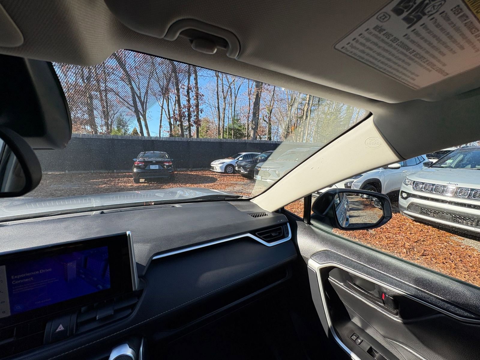 Used 2025 Toyota RAV4 LE image 31