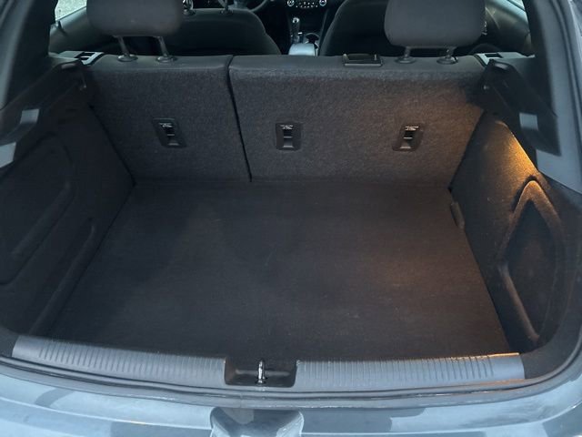 Used 2018 Chevrolet Cruze LT w/ Convenience Package FWD image 5