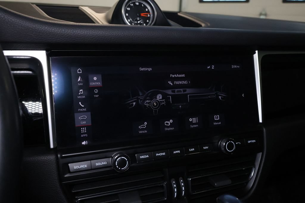 Used 2019 Porsche Macan AWD/4WD image 32