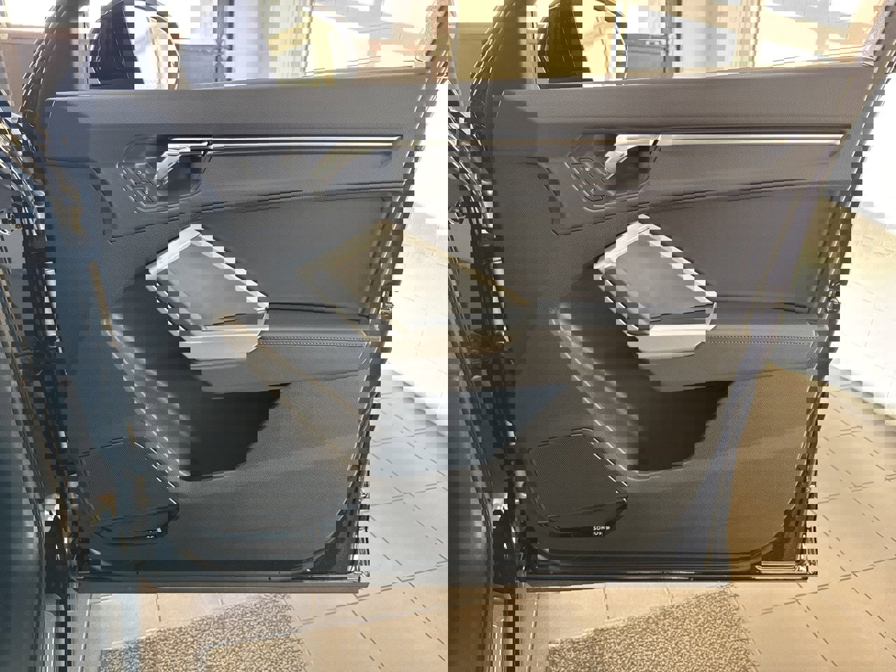 New 2025 Audi Q3 2.0T Premium image 52