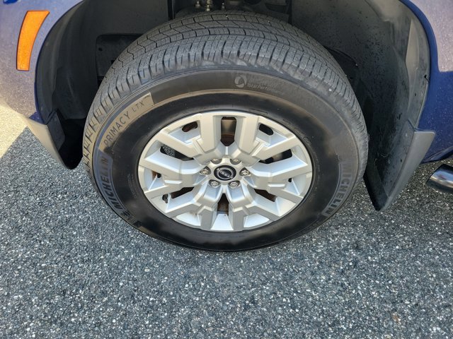 Used 2022 Nissan Frontier SV AWD/4WD image 5