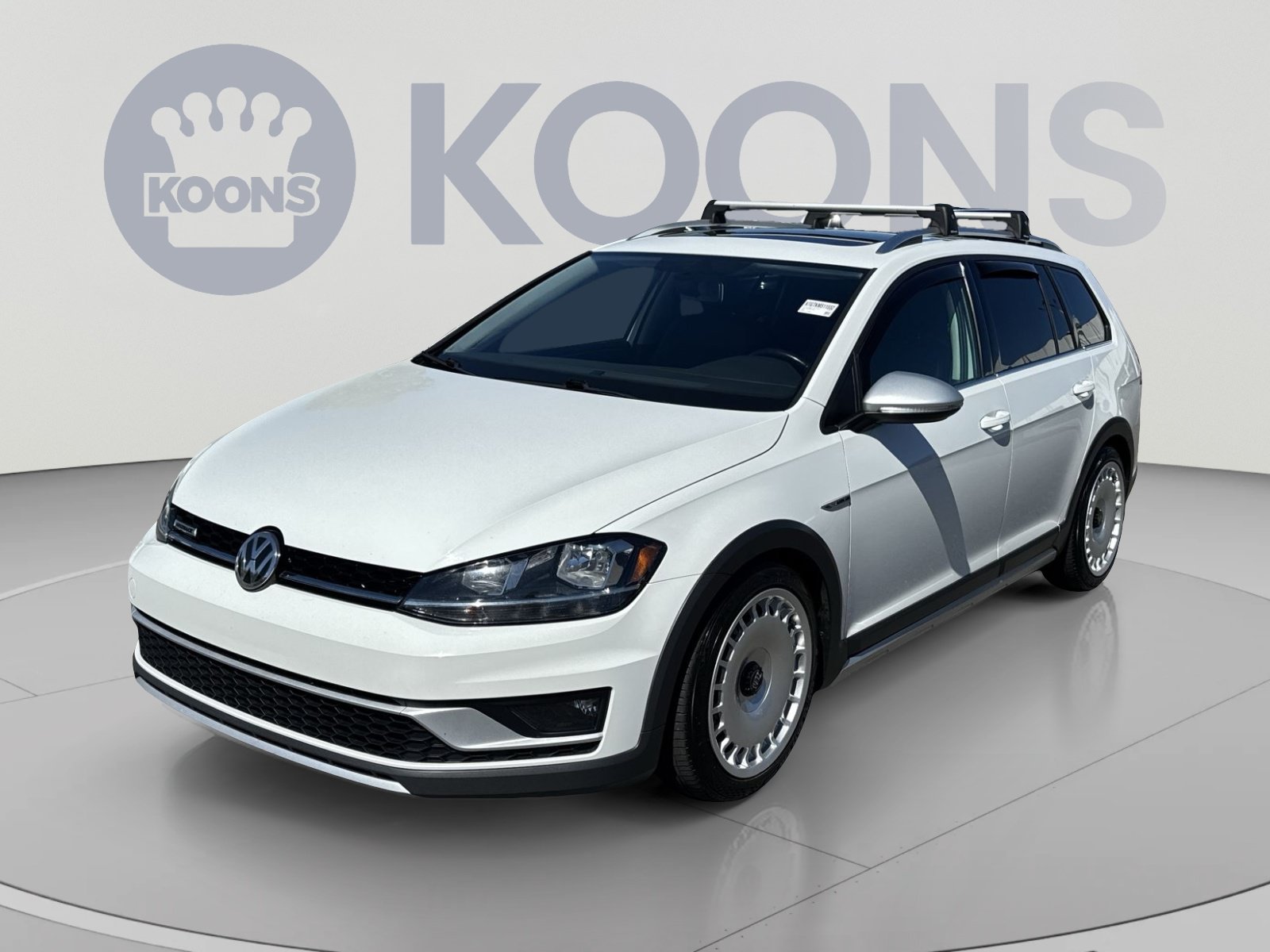 Used 2019 Volkswagen Golf Alltrack SE AWD/4WD image 1