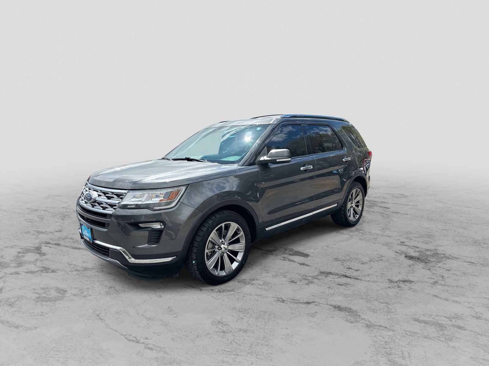 Used 2018 Ford Explorer Limited w/ Ford Safe & Smart Package FWD image 4
