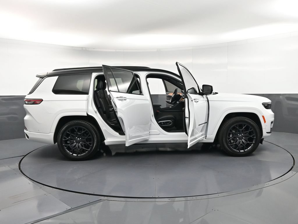 Used 2025 Jeep Grand Cherokee L Summit AWD/4WD image 41