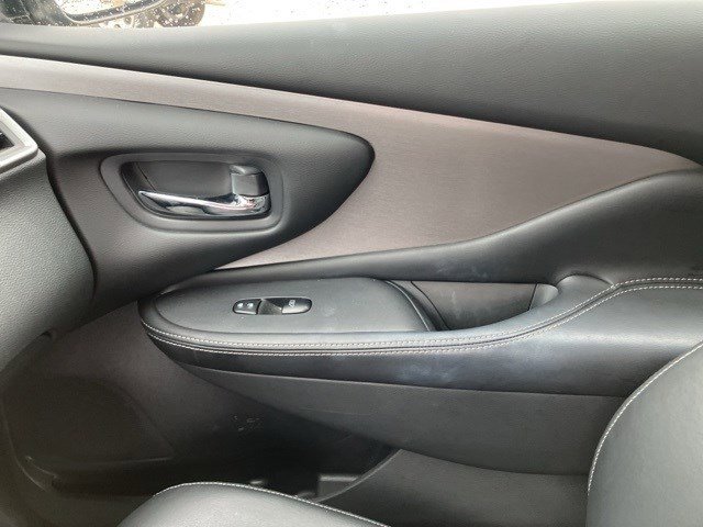 Used 2023 Nissan Murano SV w/ SV Midnight Edition Package image 12