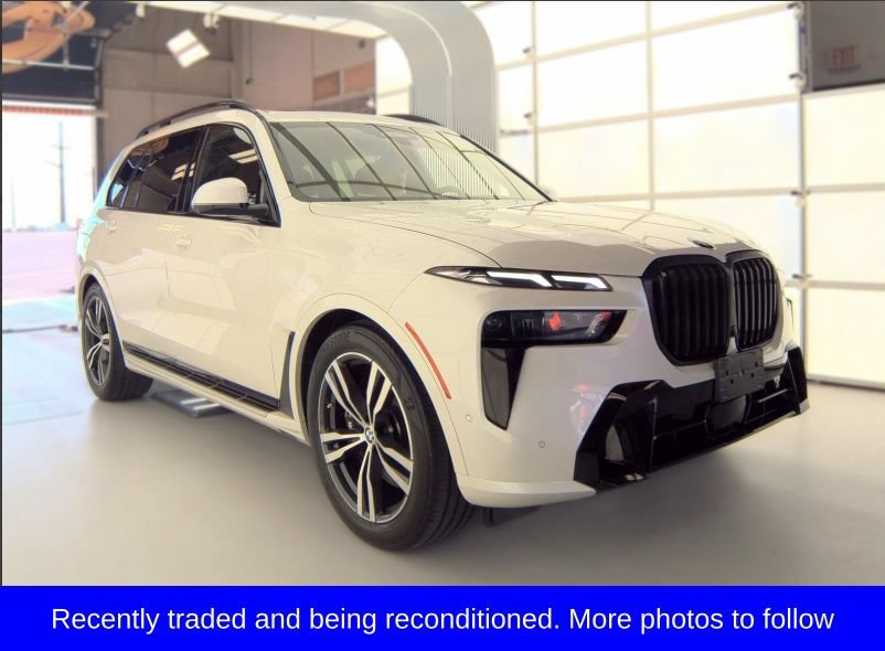 Used 2025 BMW X7 xDrive40i w/ M Sport Package AWD/4WD image 1