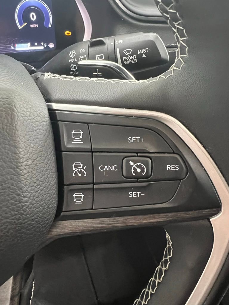 Used 2023 Jeep Grand Cherokee L Limited image 24